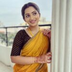 Nakshathra Nagesh Instagram – Good morning 😁 let me show you another pretty pretty saree from @aatwos ❤️