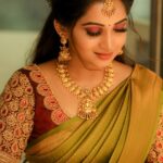 Nakshathra Nagesh Instagram - When the magician @camerasenthil gives you so many shots that you love ❤️ MUA: @bhavani_makeup_artistry thank you for such an awesome shoot!! Hairdo: @Vanitha_makeover Saree: @saii_boutique Blouse : @kalpana_bridal__blouse Drapist: @Diamondsareedrapist Jewels :@new_ideas_fashions Flowers: @poovai_bridal_flowers Shotby: @camerasenthil