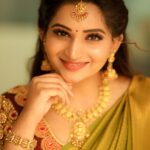 Nakshathra Nagesh Instagram - MUA: @bhavani_makeup_artistry Hairdo: @Vanitha_makeover Saree: @saii_boutique Blouse : @kalpana_bridal_blouse Drapist: @Diamondsareedrapist Jewels :@new_ideas_fashions Flowers: @poovai_bridal_flowers Shotby: @camerasenthil