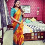 Nakshathra Nagesh Instagram – Another pretty saree from @aatwos and this time, my entire unit helped me pose 😋