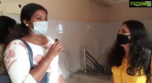 Navya Nair Instagram - Thank u calicut fr the reviews ..
