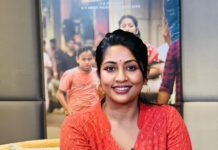 Navya Nair Instagram - They asked him “how is your life ?” He smiled and answered “she is fine ..” NAG MUA : @amal_ajithkumar Styling : @rn.rakhi Garment : @alka.hari Jewellery : @adorebypriyanka Assisted : prardhana