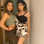 Neha Bhasin Instagram – Sexy ladies on the floor 💞
.
@nehabhasin4u 
.
#rashamidesai #rashamians #nehabhasin #reel #trendingreels #dance #❤️ Juhu, Mumbai