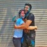 Neha Bhasin Instagram – Happy holi haiii 🎊
@zookthespook ❤️

#happyholi