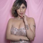 Neha Bhasin Instagram - Caption this ❤️