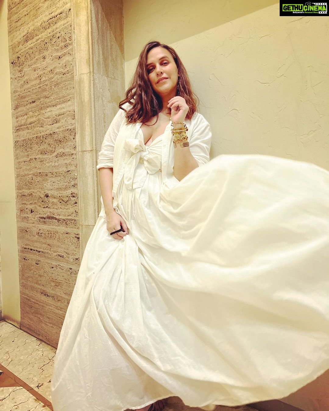 Neha Dhupia Instagram - White done right, tonight! … for the love of @shwetabachchan ♥️👑 … styled by @ayeshakhanna20 in @ilamraaa n @chicorychai muah @hairgaragebynatasha 🤍🤍🤍