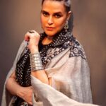 Neha Dhupia Instagram - Flare … #hostmodeon @criticschoicefilmawards … in @samantchauhan styled by @ayeshakhanna20 muah @venusferreira managed by @thakkerrishi 📸 @kapilcharaniya