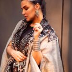 Neha Dhupia Instagram - Glare 👀 … #hostmodeon @criticschoicefilmawards in @samantchauhan styled by @ayeshakhanna20 muah @venusferreira managed by @thakkerrishi 📸 @kapilcharaniya