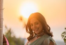 Nisha Agarwal Instagram - Photographer appreciation post! Team @piyush_tanpure are super talented. They just know their work, lighting and camera angles so beautifully that working with them is absolutely effortless. Apart from this @piyush_tanpure has started @craftingemotions to capture candid moments at personal events. Leave aside their work, they are such wonderful people, each one of them! That I had an instant connect with the team. Right from @piyush_tanpure @street_baba to their fabulous editing team - Pooja and Summit. Lots of love to my amazing team who make me look good on screen. This stunning image was taken at @kajalaggarwalofficial ‘s godh bharai. Adding to the look is this gorgeous ruffled saree from @ridhimehraofficial and make up by @khush.mua #photography #candidpicture #weddingphotography