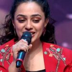 Nithya Menen Instagram - ఇప్పుడు మొదలవుతుంది అసలైన మజా! Who is going to be among the #Top12 voices of 'Telugu Paataki World's Biggest Stage'? Find out on #TeluguIndianIdol🎙️ Episode 5 - Theatre round. Premieres this Friday.