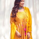 Nivetha Pethuraj Instagram – Styling @dilesha_shafa 
Outfit @thenehstore 
Photographer @maheshsoogur
Make up @tokala.ravi 
Hair @thimmappa180