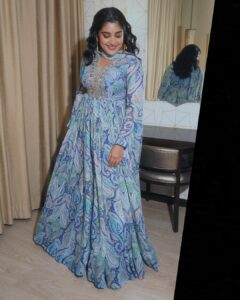 Nivetha Thomas Instagram - ☘️ Outfit : @mrunalinirao Jewellery : @amrapalijewels Styling : @pallavi_85 @openhousestudio.in Assisted by : @raksha_ravikkumar HMU : @hairbydrishya @makeupby_tanvi