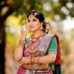 Papri Ghosh Instagram - New photoshoot Costume- @zyr_designingstudio Jewels- @zyr_rental Mua- @vasanthi_makeover Clicks- @magiclens.studio Flowers- @blossom_bridal_flowers #paprighosh #new #photoshoot #sari #modern #draping #actress #pandavarillam #suntv #serial