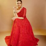 Parineeti Chopra Instagram - Old world romance ..🌹