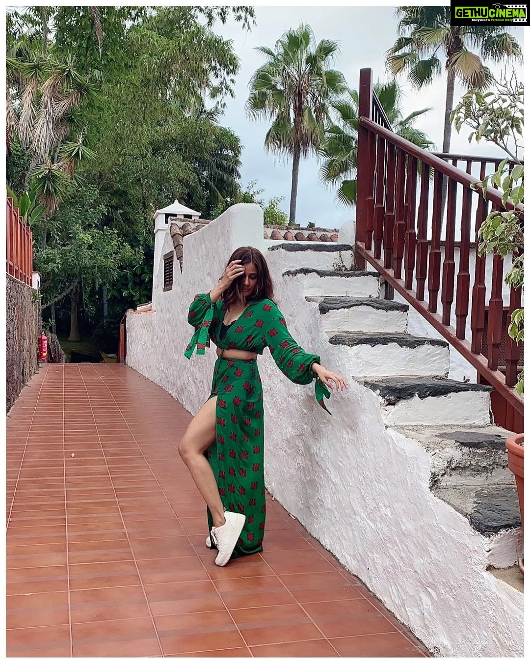 Parul Yadav Instagram - The solo traveller seeking herself! #PYTravels #PYTravelDiaries #PYStyleFile #TravelLifeLove #TravelLifestyle #HeyInstaFam #TravelDiaries #TravelGram #WaybackWednesday #OOTDStyle #OOTDIndian #CasualFashion #AmidstNature #PeaceMindPeacefulLife #SoloTravelGirl #SoloTravelDairies #SpainTravel #KannadaSandalwood #KannadaHeroine #NammaSandalwood #NammaBangaluru #NammaBangalore #NammaKarnataka #WednesdayMood #WednesdayPost #WednesdayStyle #TravelMemories