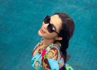 Parvatii Nair Instagram - Why not some under water adventure early in the morning if it’s a temperature controlled pool 🏊‍♀️? Thank u @conradbengaluru for the lovely experience and thank you @idayoana for the pictures 🤩 Edits by @infinity_skylight Conrad Bengaluru