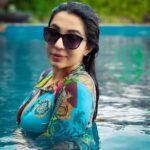 Parvatii Nair Instagram - Why not some under water adventure early in the morning if it’s a temperature controlled pool 🏊‍♀️? Thank u @conradbengaluru for the lovely experience and thank you @idayoana for the pictures 🤩 Edits by @infinity_skylight Conrad Bengaluru