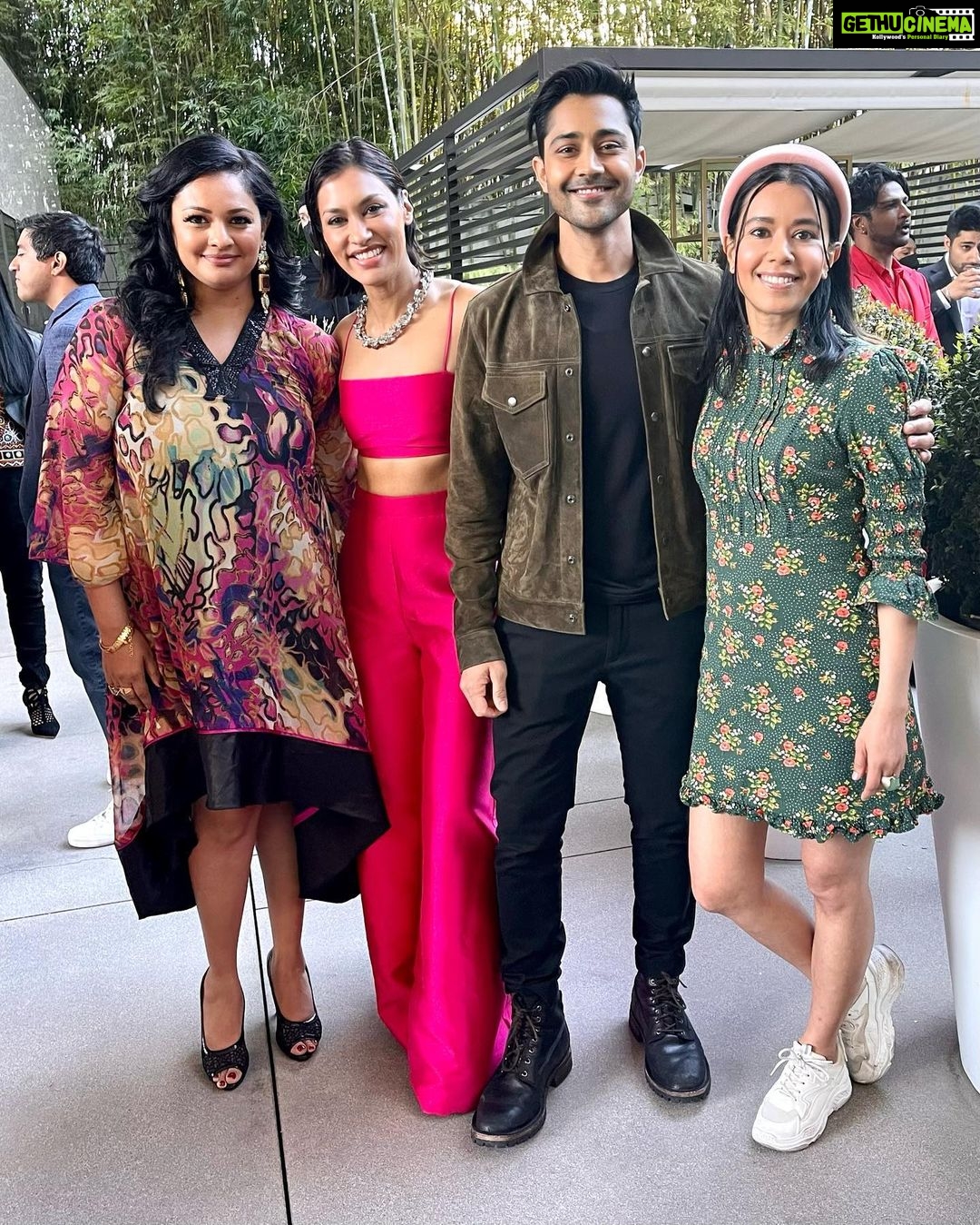 Pooja Kumar Instagram - I’m so honored to have been with our South Asian Film Fraternity celebrating the 10 Oscar nominees!!! Congrats and we are rooting for you on Sunday!!!! Go get ‘em!! Thank you @priyankachopra @anjula_acharia and @maneeshkgoyal @anitachatterbox for putting together this amazing event celebrating how far we have come! @vishalrjoshi @payal HMU @dreavmakeup Styling and @manishdayal @janina @richamoorjani Outfit- @silkthreads_official Jewelry - @amara_indiauk