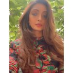 Pooja Salvi Instagram - Food, Friends, Sunshine🌞🍷 Soho House Mumbai