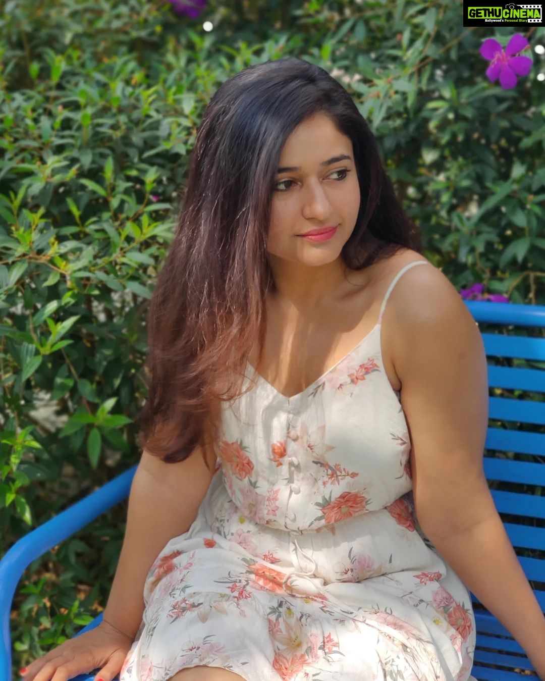 Poonam Bajwa Instagram - 🖤..I heard what you still didn't say .. #intothedepths 📸@hairstylebynisha