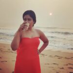 Poonam Bajwa Instagram – #sunriseoftheday#sandsoulandbeyond#thisiswhyilovemyjob
@hairstylebynisha