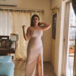 Poonam Bajwa Instagram - One day,on a sunny afternoon,in my drawing room, figuring how to pose! ✨✨✨✨✨✨✨✨✨✨✨✨✨✨ Lokhandwala Complex