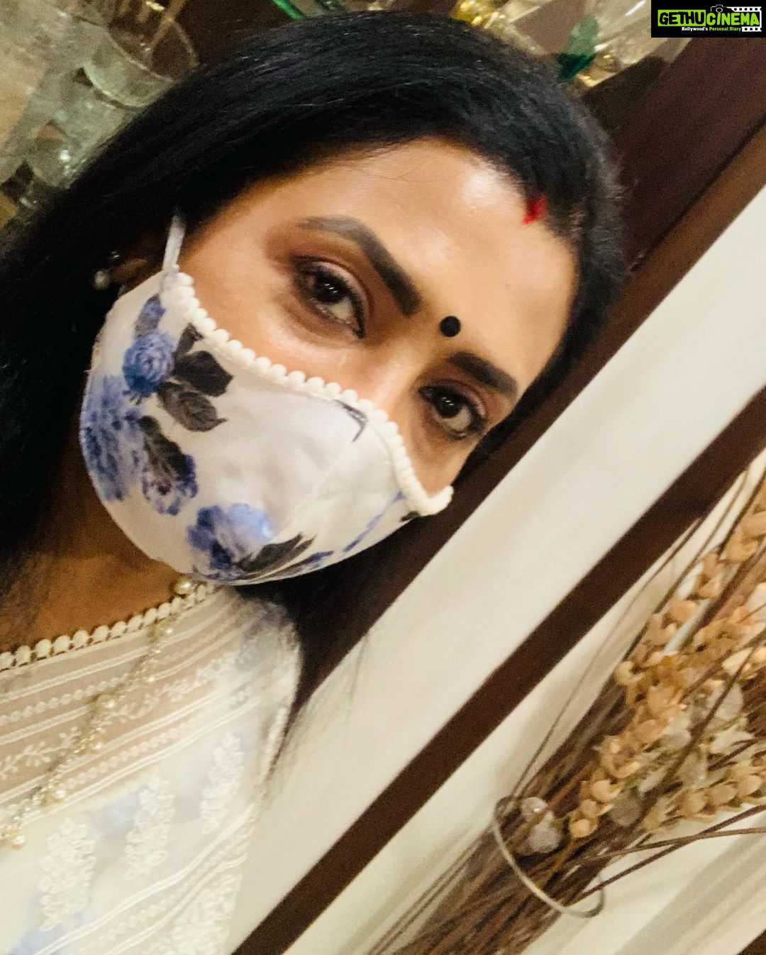 Poornima Bhagyaraj Instagram - Beautiful cool organza Chikankari saree from #sharanya bhagyaraj , blouse and mask from #poornimas store