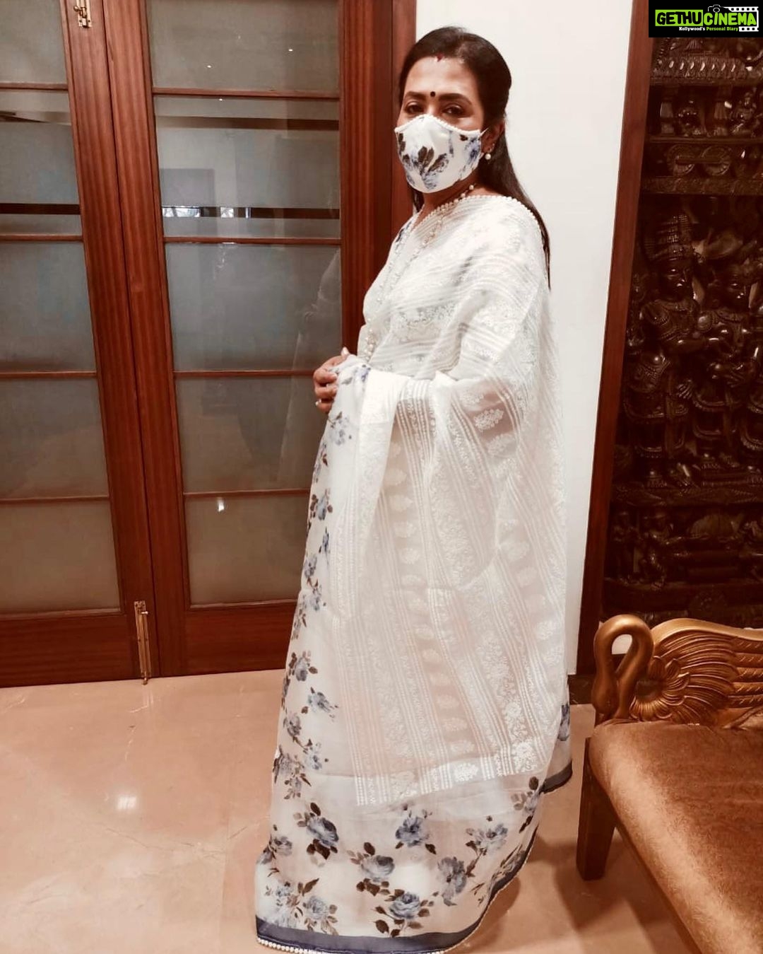 Poornima Bhagyaraj Instagram - Beautiful cool organza Chikankari saree from #sharanya bhagyaraj , blouse and mask from #poornimas store
