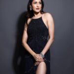 Pragya Jaiswal Instagram – Midnight Blue Glam for Hello Hall of Fame Awards @hellomagindia ✨💙

Wearing @rohitgandhirahulkhanna
Jewellery @anayah_jewellery @mozaati
Make up @flaviagiumua 
Hair @makeupnhairbysanjanag 
Styling @anshikaav
Shot by @amey_ghatge
Manager @gohilpriya 

#HelloHallOfFameAwards #Disruption #HelloHallOfFameAwards2022 #HHOF22