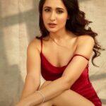 Pragya Jaiswal Instagram – Sunshine mixed with a little hurricane ☀️🌪 
.
.
. 
.
Shot by the amazing @rahuljhangiani 🤗

A big THANK YOU to my glam team – 
Make up @flaviagiumua ❤️
Hair @marcepedrozo ❤️
Styling @anshikaav ❤️
Assisted by @tanazfatima ❤️

Managed by @gohilpriya ❤️