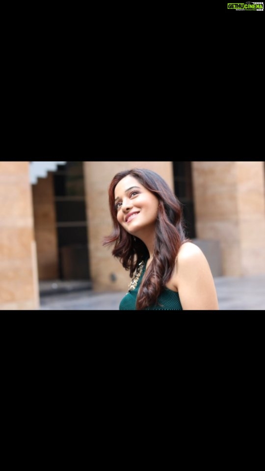 Preetika Rao Instagram - Happy Holi Guys...π¨ ππ Credits : Location : The Grand Hyat Mumbai @grandhyattmumbai Designer : Sujata Kohli @krimson_stylestudio ... ... ... #reelsinstagram #happyholi ... ... ... . . . . . . . . . . . . . . . #trendingnow #holi2022 #holiparty2022 #rangbarse #bollywoodsong #reels #reelsinstagram #reelinstagram #status #viral #viralpost #instadaily #india #trending #amitabhbachchan @amitabhbachchan #happyholi #holisong #holimumbai #mumbai