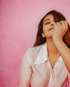Priya Bhavani Shankar Instagram - So an entire styling, make up, lights, photographer, edit team works behind to get a perfect shot and I get to post it with some caption saying, ‘how she has a beautiful heart&fierce soul blah blah.. ’ !! 🤷🏻‍♀️ IRONY 

Styled by @anushaa13 
Asst stylist lavanya_desigan 
Shirt @notsosure.in 
HMU @makeupmaliksam 
PC @arunprasath_photography