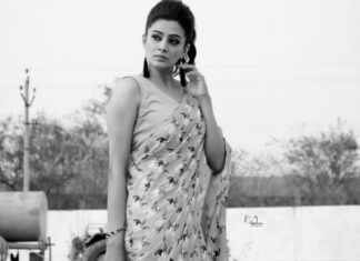 Priyamani Instagram - A saree never tells you to fit in ….it always makes you stand out ❤️❤️❤️ Saree : @itihas_sagar Styling : @mehekshetty ❤️ 📸 : @v_capturesphotography MUH : @pradeep_makeup @shobhahawale #etv #dhee14dancingicon #doglover #sareelove