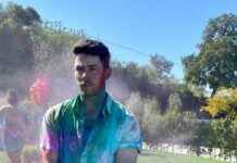 Priyanka Chopra Instagram - Do me a favor.. let’s play holi. Sorry. Had to! 🙏🏽❤️🧿 #holihai Los Angeles, California