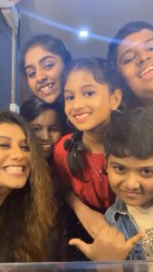 Priyanka Deshpande Instagram - My Rowdy Babies 😎😎
.
.
Hafeena n Srimathi missed you both.
#supersinger #vijaytelevision #supersingerjunior8