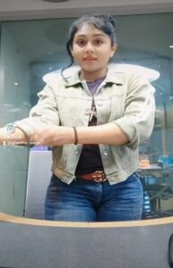 Punnagai Poo Gheetha Instagram - Birds fly south during winter? Y? #MarmaDesam hits 2.99Million 😘👻 #SYOK #BrainTeaser #Radio #TamilRadio #PunnagaiPoo WhatsApp if U hv stories for Marma Desam Type Ur name #MD send to 0164913333
