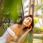 Raashi Khanna Instagram – Basking in sunshine, wearing all your love on that smile! #gratitude 😇