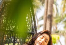 Raashi Khanna Instagram - Basking in sunshine, wearing all your love on that smile! #gratitude 😇