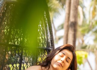 Raashi Khanna Instagram - Basking in sunshine, wearing all your love on that smile! #gratitude 😇