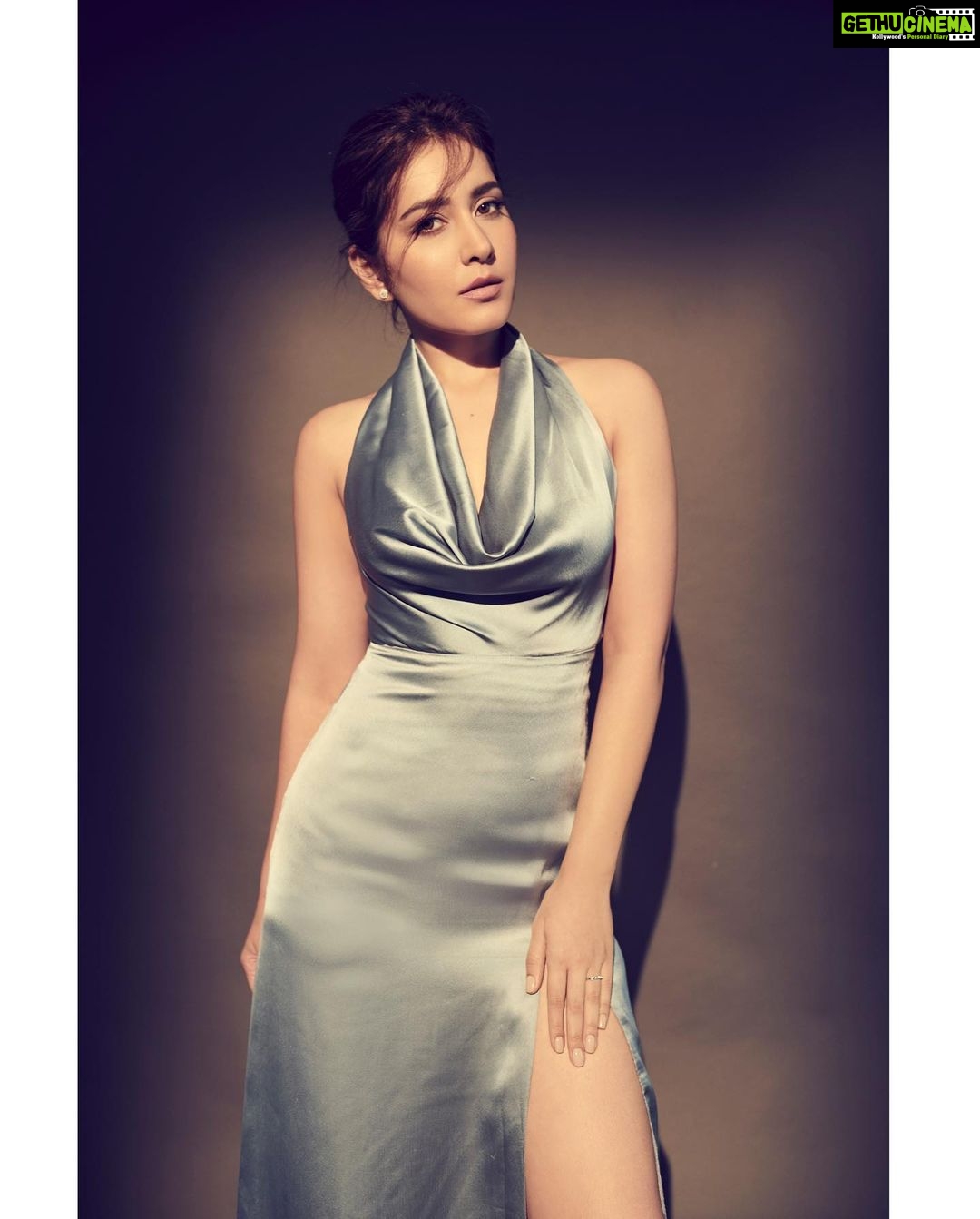 Raashi Khanna Instagram - Can’t think of a caption. Ok bye.