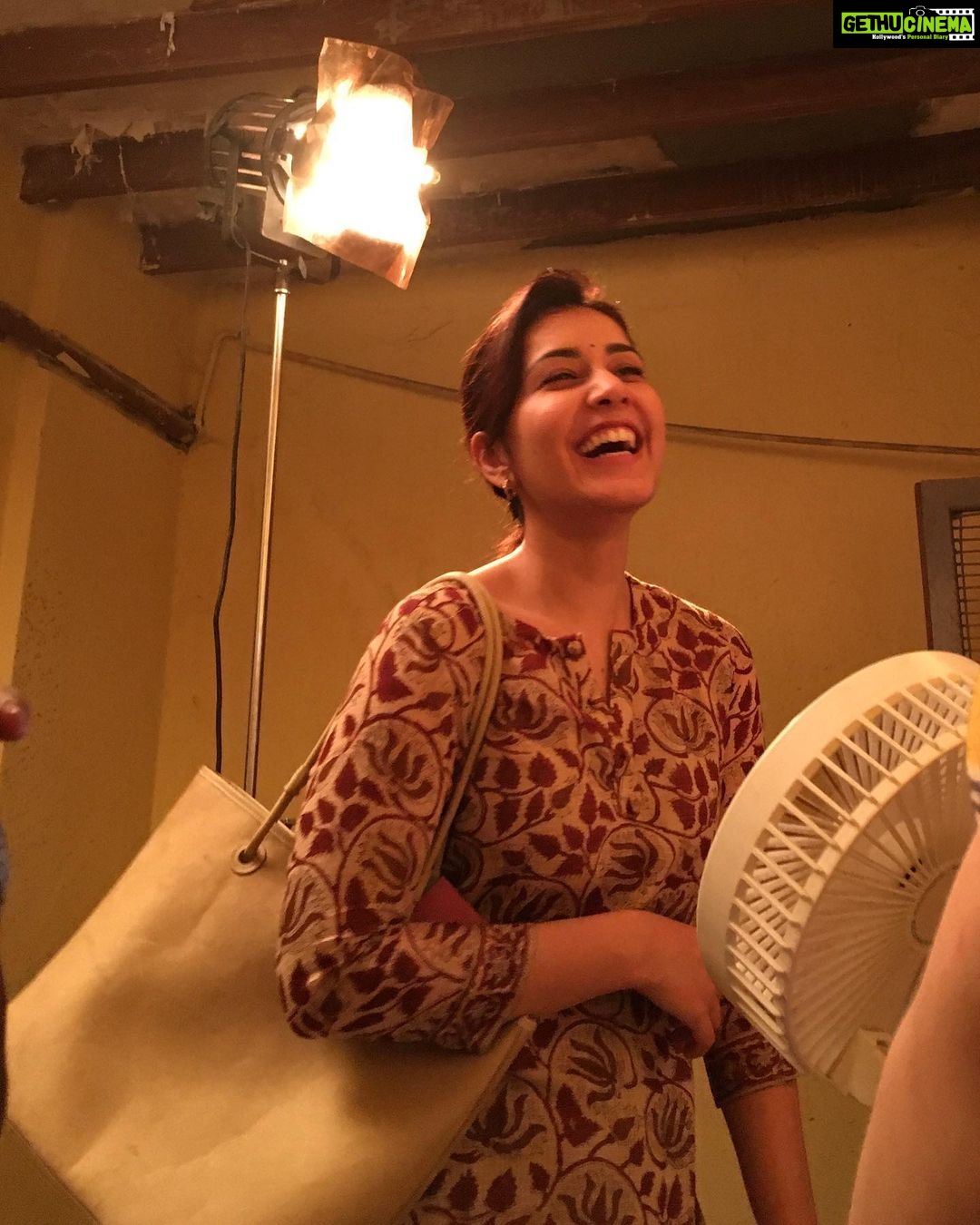 Raashi Khanna Instagram - State of being - forever grateful, forever joyful! 😇♥️ #candid #nofilter #onset #sardar