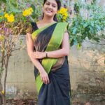 Rachitha Mahalakshmi Instagram - Smile 🙂, it's a free therapy 🙂🙂🙂 Happy mornings..... 😇😇😇😇 Wt a lovely combo Saree love @yaalaboutique 🥰🥰🥰🥰🥰🥰🥰 #idhusollamarandhakadhai 9.pm on colours tamil 📺👈👈👈👈