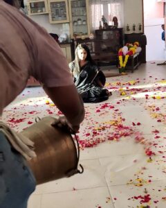 Rachitha Mahalakshmi Instagram - Just a making shot of promo.... Well anda cut ku tha waiting....! 🙃 My team to me Padadhu... Padadhu..... 🙊🙊🙊🙊 #idhusollamarandhakadhai @colorstvtamil 🤪