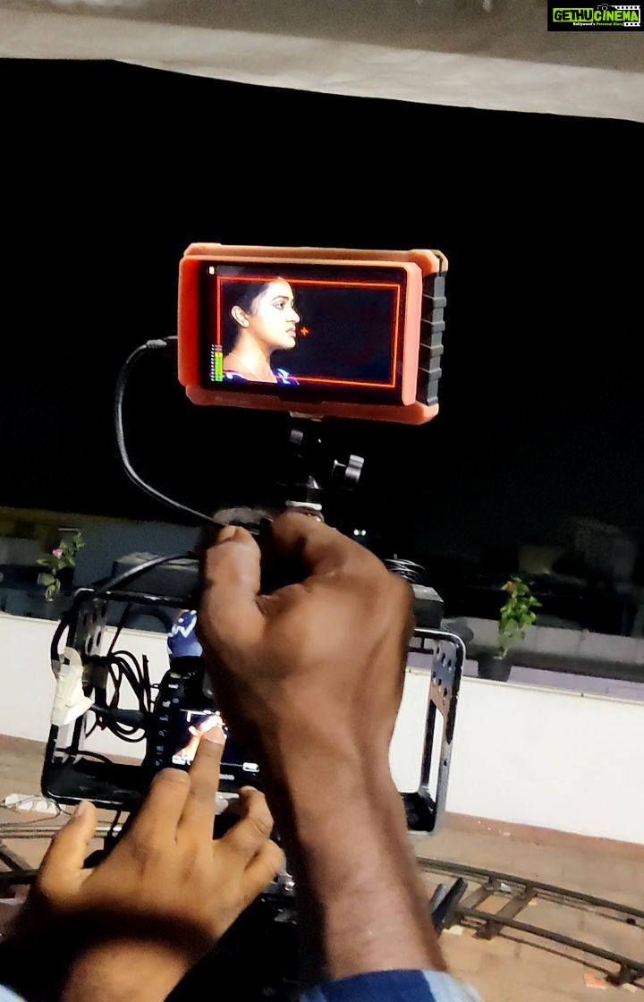 Rachitha Mahalakshmi Instagram - BTS #idhusollamarandhakadhai : Many ask me how do I emote in my scenes..... Well here it is..... π€·π»ββοΈππππ As I say always inda oru song vechi full serial alulam...... π₯Ίπ₯Ίπ₯Ίπ₯Ί Passionate by choice ππππ : Upcoming scene in IDHU SOLLA MARANDHA KADHAI.... don't miss.... πππππ 9.pm @colorstvtamil before telecast post pannae nu kovam padadingae π π