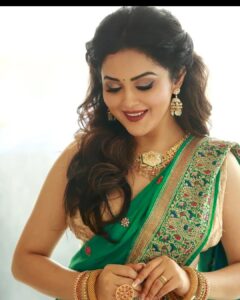 Ragini Nandwani Instagram - Proud to be Indian woman 
#chennai ##kerala #love #green #indianactress #southactress #womenempowerment #thalapathy #mahashivratri #festiveseason #morningvibes #makeup #jewellery #instabeauty #influencer#hotonbeauty