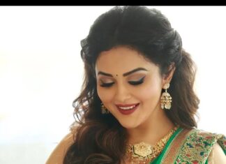 Ragini Nandwani Instagram - Proud to be Indian woman #chennai ##kerala #love #green #indianactress #southactress #womenempowerment #thalapathy #mahashivratri #festiveseason #morningvibes #makeup #jewellery #instabeauty #influencer#hotonbeauty