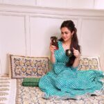 Ragini Nandwani Instagram - Candid shots📸📸 in between shoot🎬📽 are fun sometimes #shooting #workmode #sunday #candidphotography #white #indianactress #lazy #cute #ragininandwani #tea #bollywoodstyle #southactress #hairstyles #kerela #haircommercial