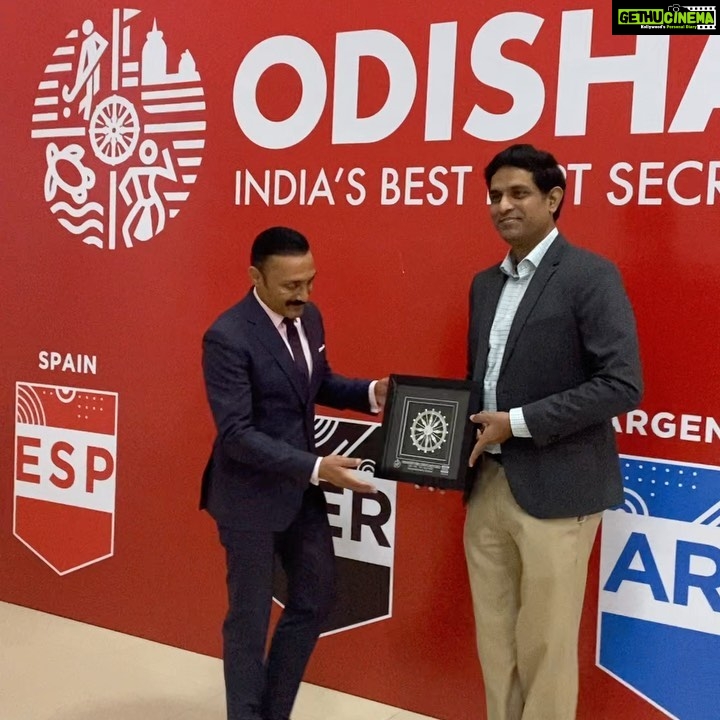 Rahul Bose Instagram - Wonderful to be the guest of honour at the Ind V Ger hockey match of the @_fihproleague_ at the Kalinga Stadium in #Bhubaneswar Comgratulations to both teams. It was a great game. Thank you, Secy Sports and Youth Services, Vineel Krishna, for always thinking of me when a good game (in any sport) is in the offing! @sports_odisha