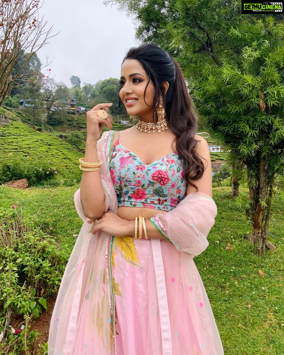 Raiza Wilson Instagram - These colours 😍 Styling - @blueprint_by_navya_divya & @designbyblueprint Outfit - @malarvikrambridalcouture Jewellery - @fineshinejewels Assistant- @swaa_thii_