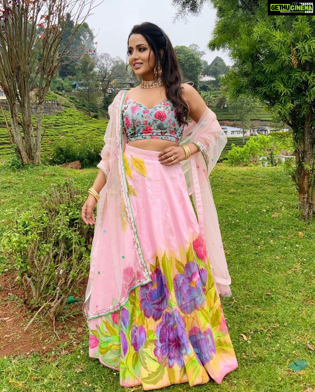 Raiza Wilson Instagram - These colours 😍 Styling - @blueprint_by_navya_divya & @designbyblueprint Outfit - @malarvikrambridalcouture Jewellery - @fineshinejewels Assistant- @swaa_thii_